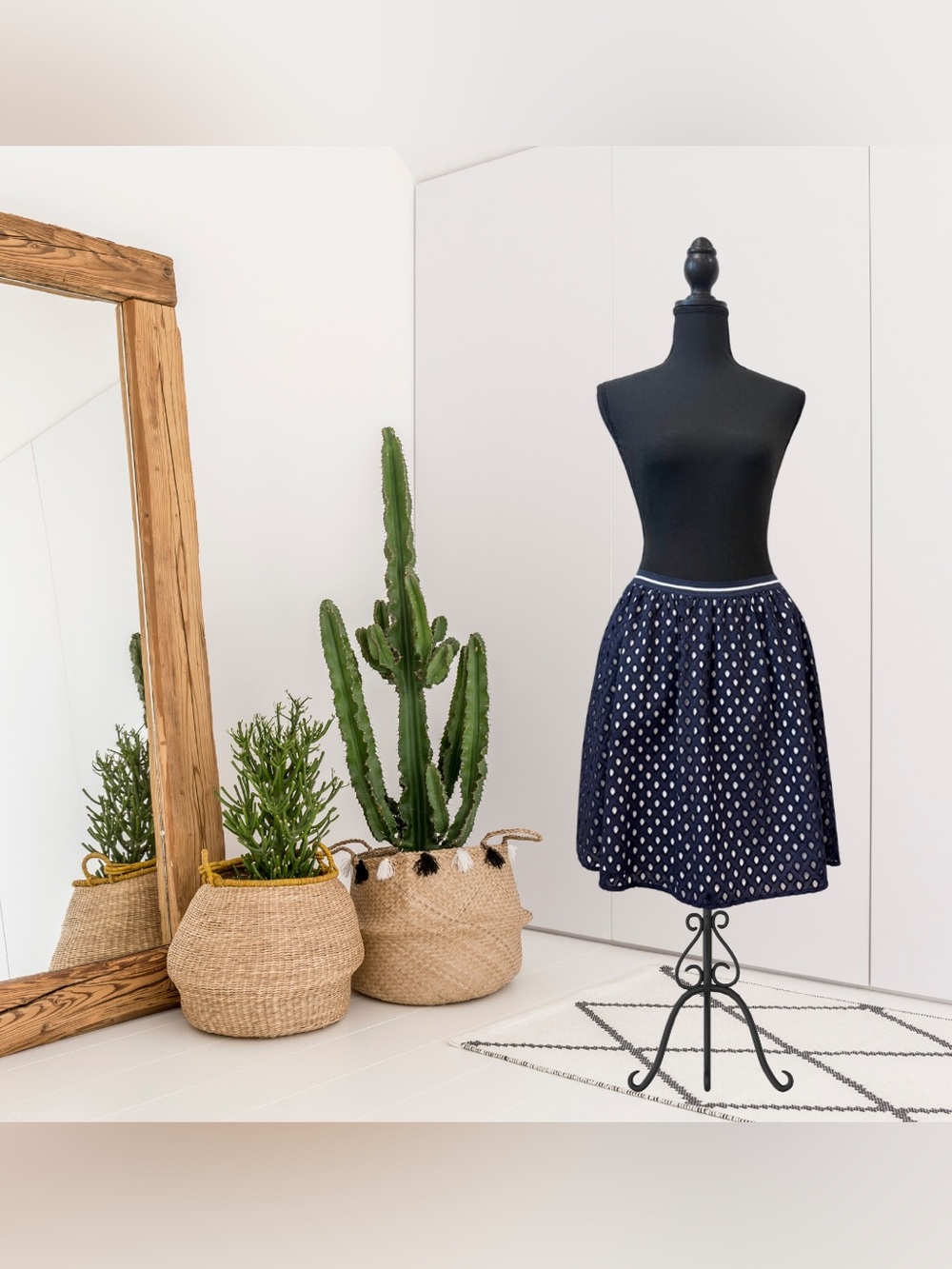 Crown & Ivy Elastic Waist Eyelet Skirt